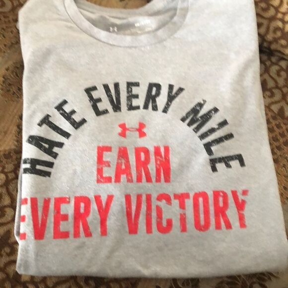Under Armour size small t shirt great condition - Picture 2 of 4